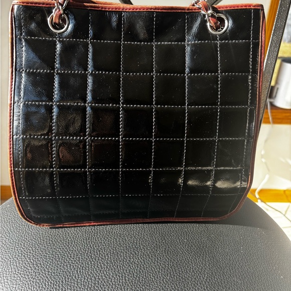 Pristine Chanel Black Quilted Patent Leather Chocolate Crossbody Shoulder Bag - Picture 3 of 16